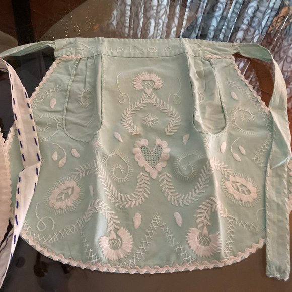 Two Mid Century Hand Embroidered Kitchen Aprons - Picture 4 of 11